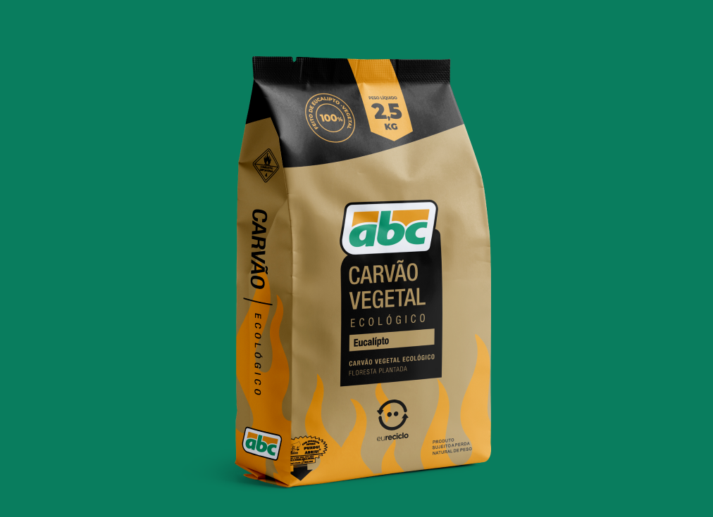 Embalagem de Carvão feita para ABC, Revista The Bear, da empresa Maple Bear, feita por Voorus, empresa de design por assinatura