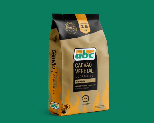 Embalagem de Carvão feita para ABC, Revista The Bear, da empresa Maple Bear, feita por Voorus, empresa de design por assinatura